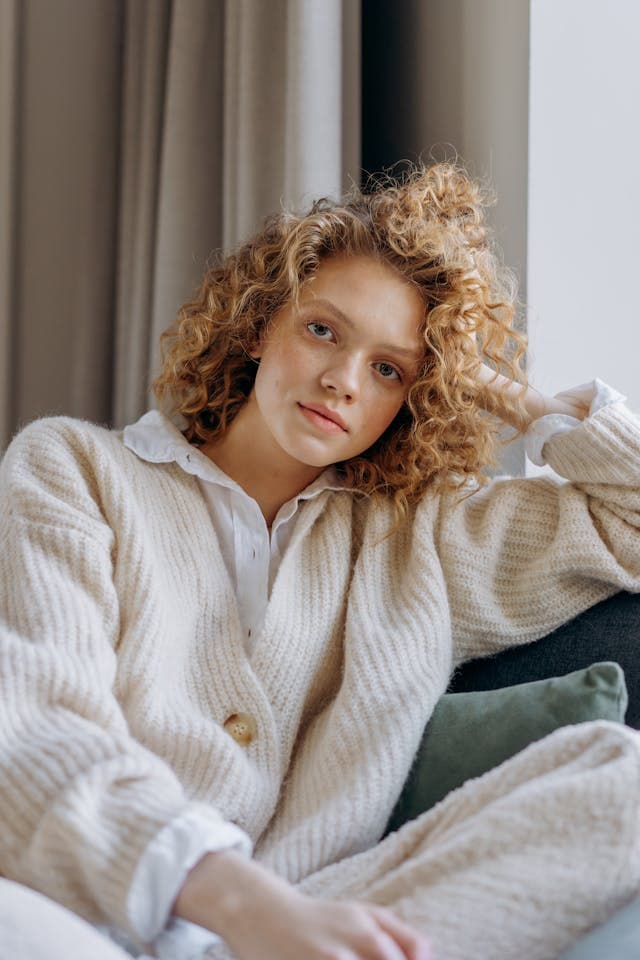 리브드 울 가디건 착용 컷